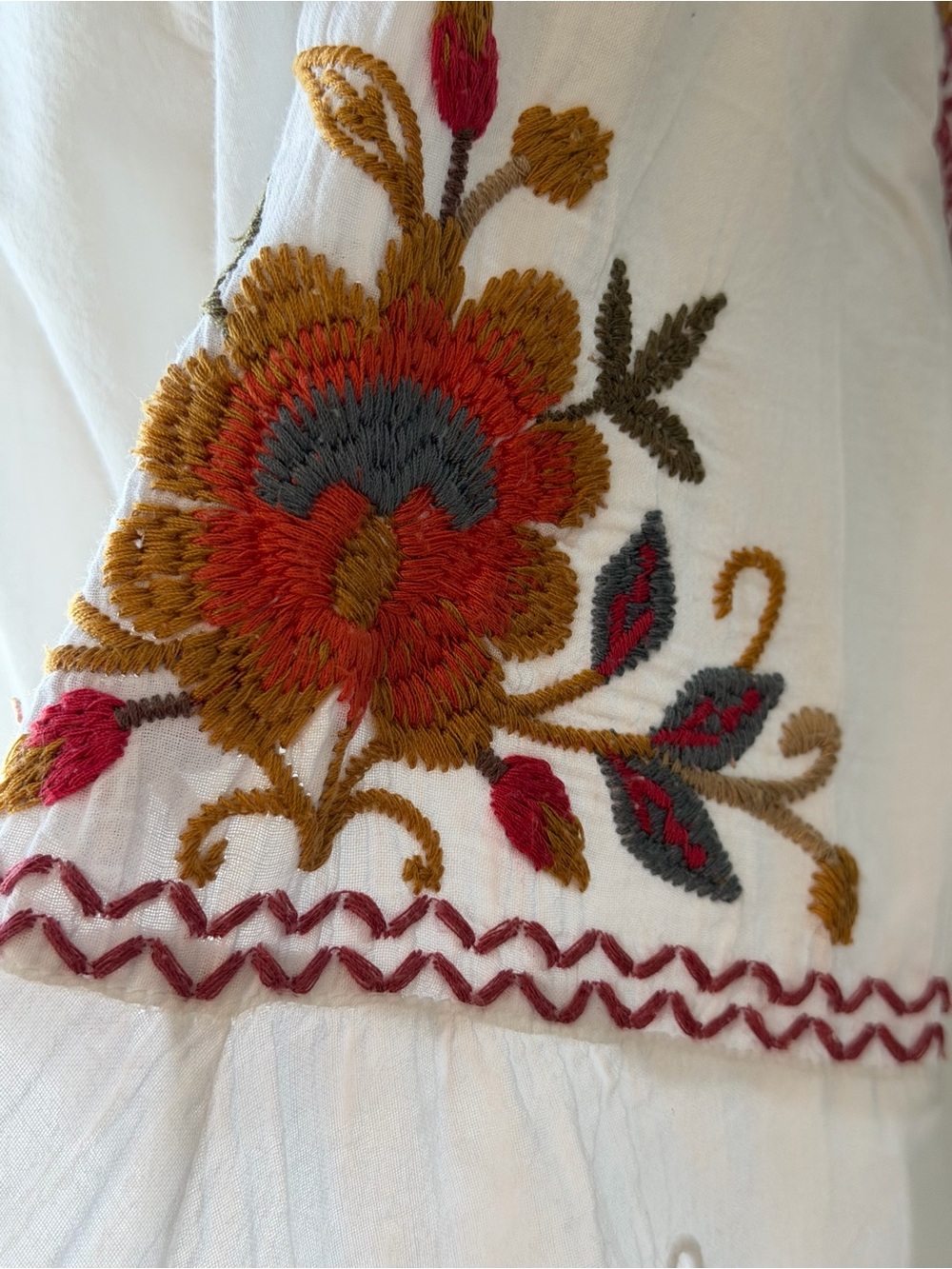 Johnny Was Embroidered V-Neck Bell Sleeve Top - White with Red Floral Sz Medium - Picture 6 of 11